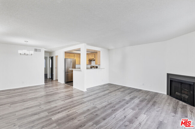 Foto del edificio - 6212 Fulton Ave