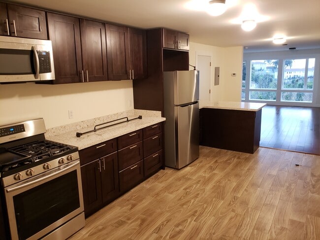 Cocina - 1129 Wisconsin St