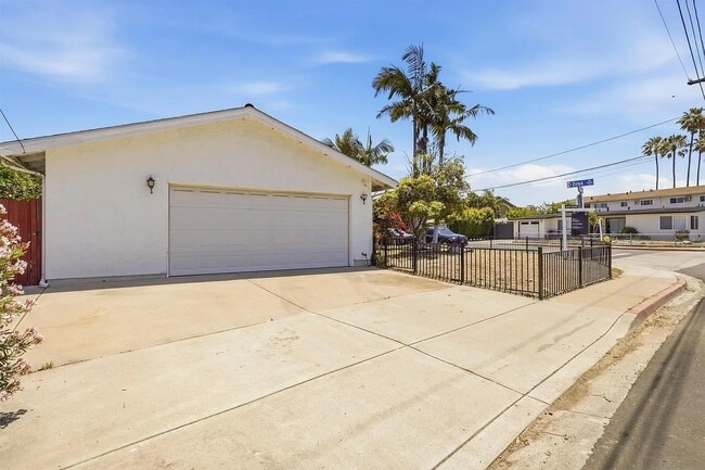 Building Photo - 6404 Zena Dr
