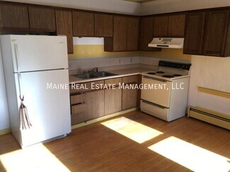Building Photo - 15 Elm St