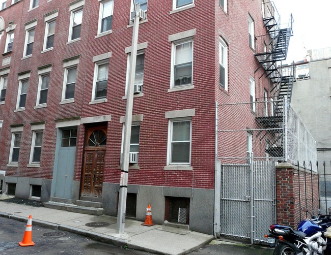 Building Photo - 8-12 Bartlett Pl