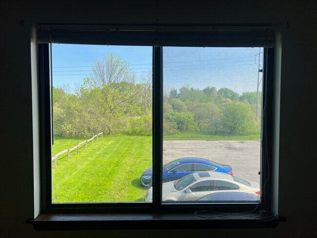 Vista de la sala de estar - 6355 Robinson Rd