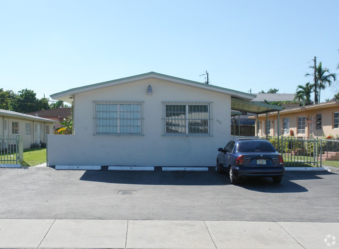 Foto principal - 3050 West Flagler ST