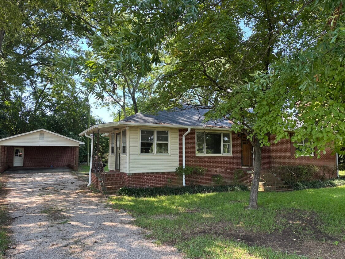 Foto principal - 1246 Sullivan St
