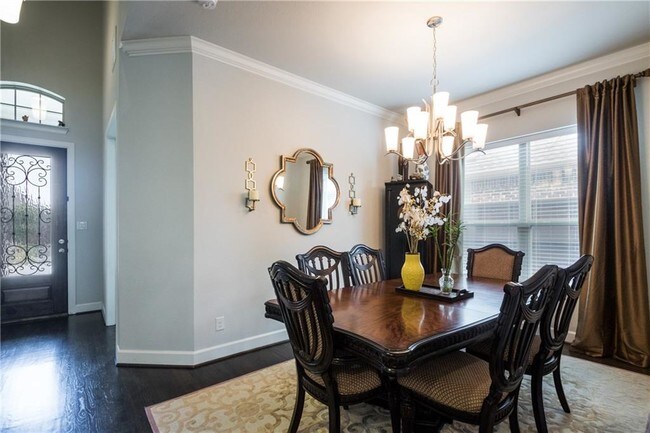 Building Photo - 726 Dry Canyon Dr