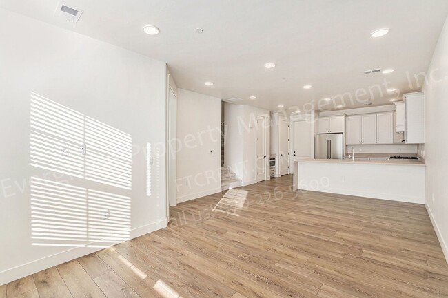 Foto del edificio - Beautiful Townhome in Kechter Farms!