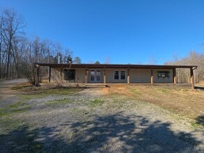 Building Photo - 233 MacArthur Ln