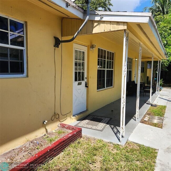 Building Photo - 809 W Las Olas Blvd