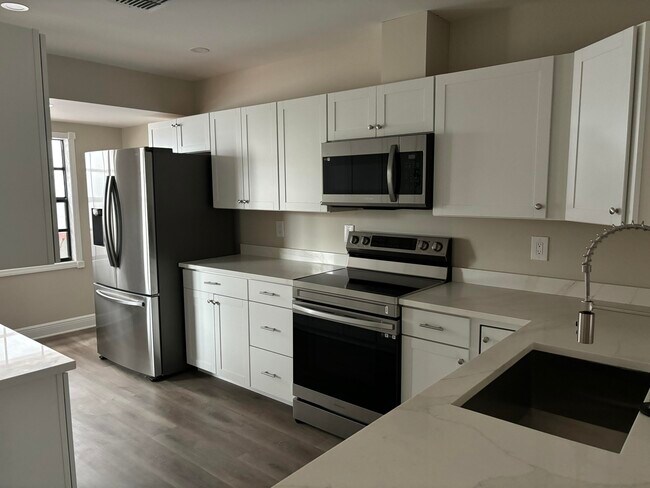 Foto del edificio - 255 Paradise Blvd