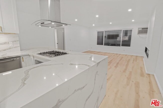 Foto del edificio - 1222 N Olive Dr