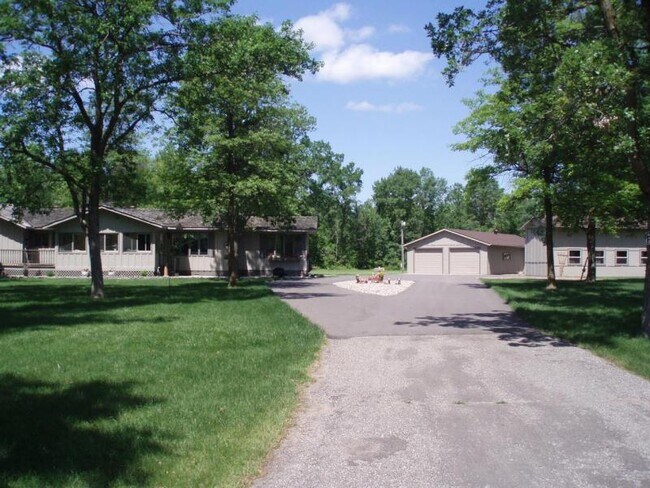 Foto del edificio - 12876 Maple Lake Dr SE
