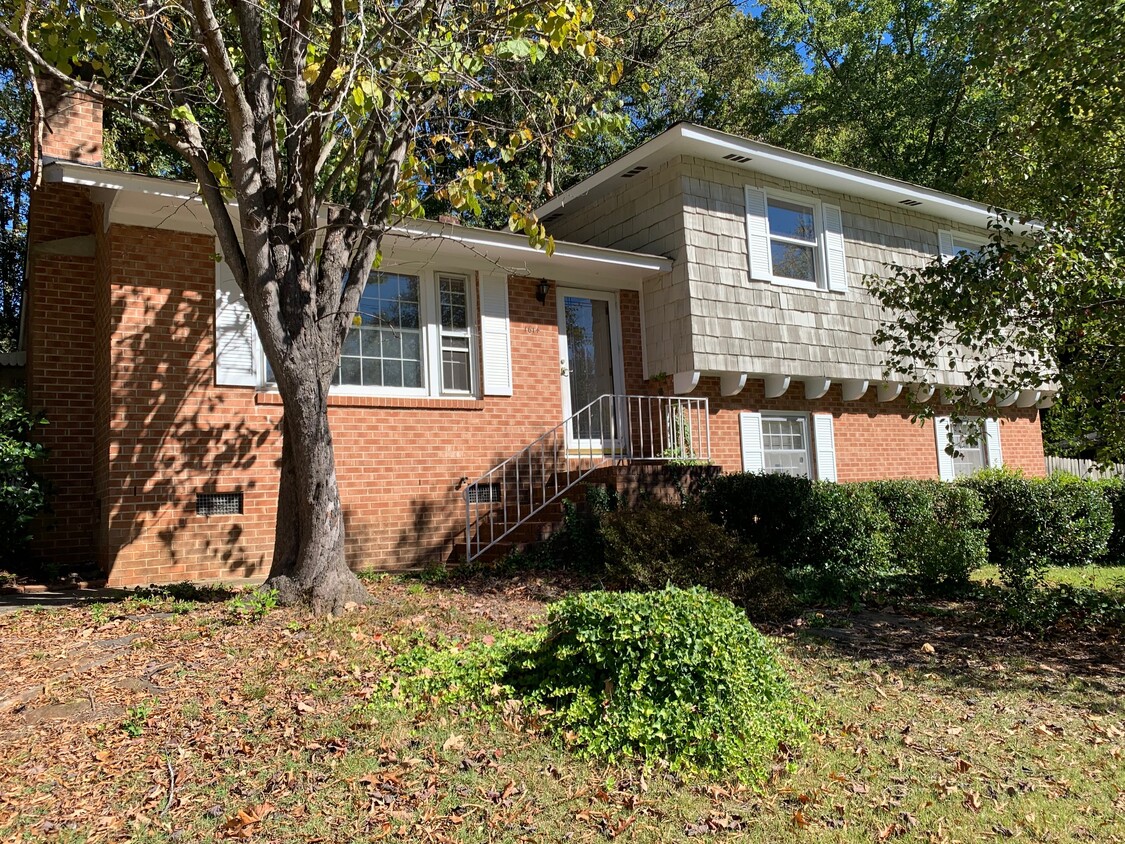 Primary Photo - 1614 W Cone Blvd