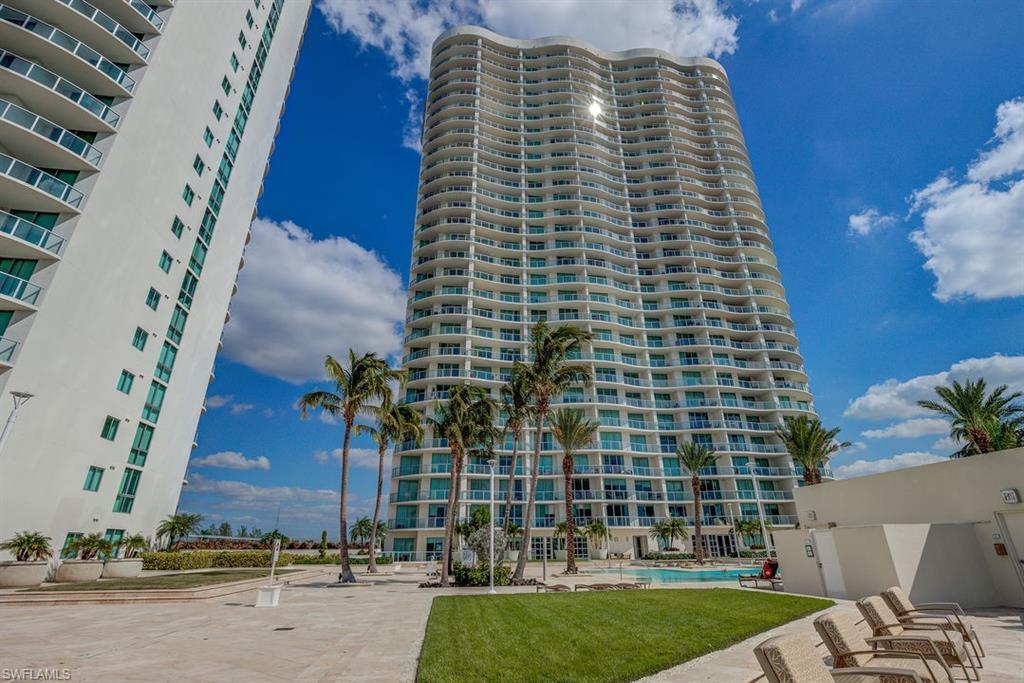 Foto principal - 3000 Oasis Grand Blvd