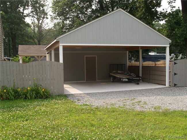 Building Photo - 6624 Lakemont Rd