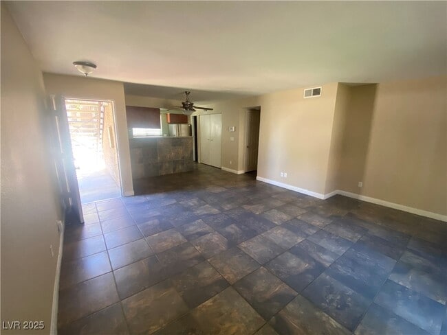 Building Photo - 2750 S Durango Dr