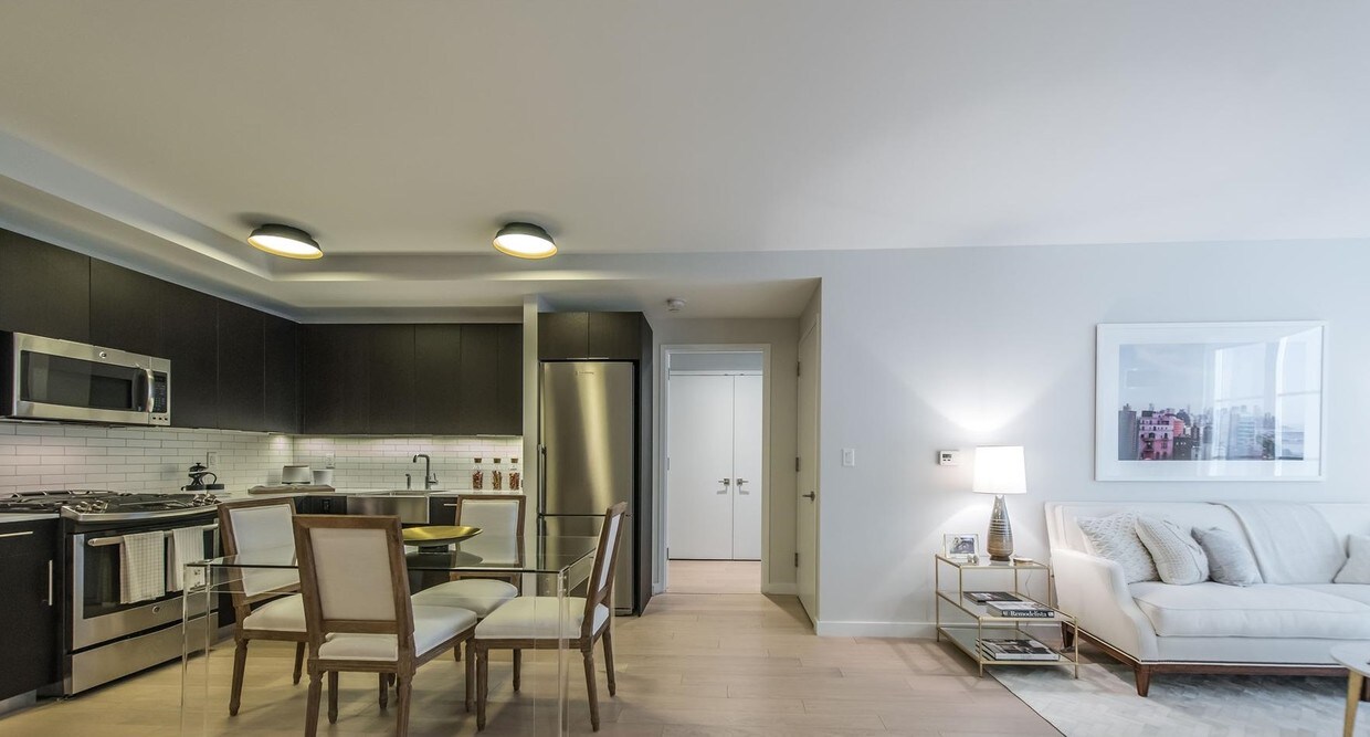 Primary Photo - 535 W 43rd St