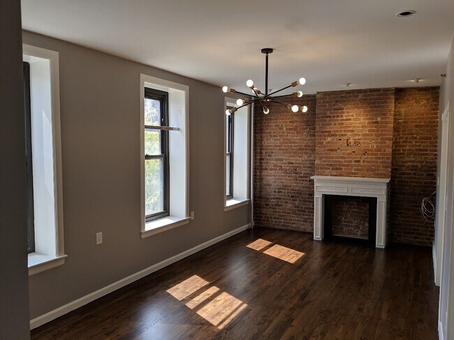 Foto del edificio - 109 W 111th St