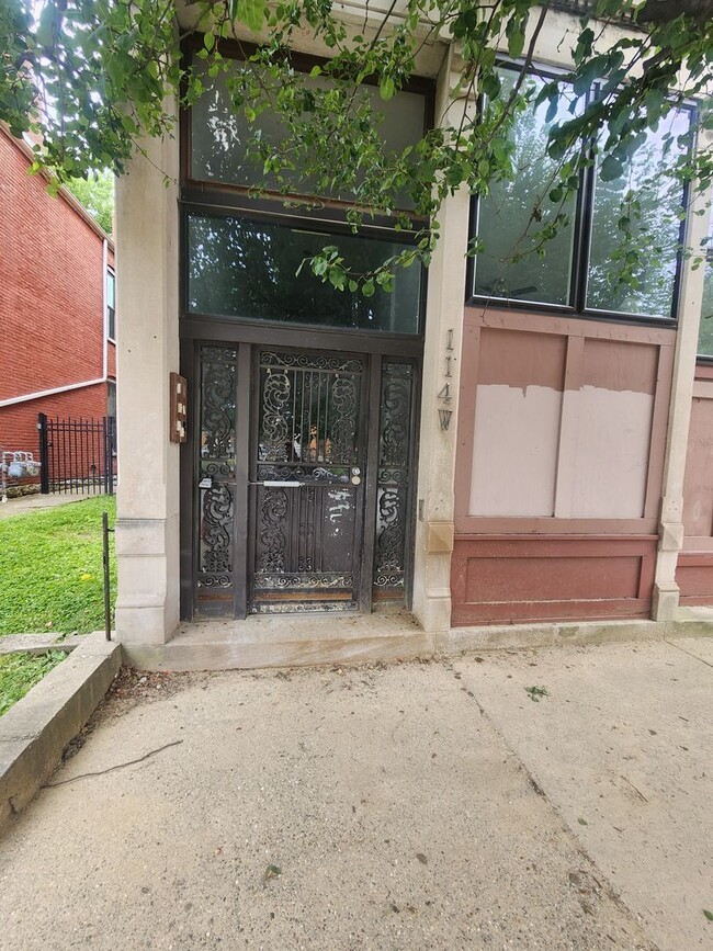 Building Photo - Charming 2 bedroom 1 bathroom apartment wi...