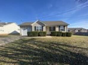 Building Photo - 445 Cranklen Cir
