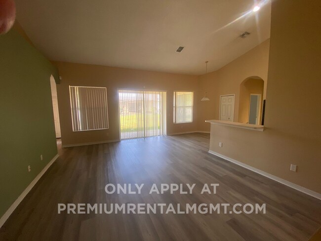Foto del edificio - 1239 Dunbrooke St