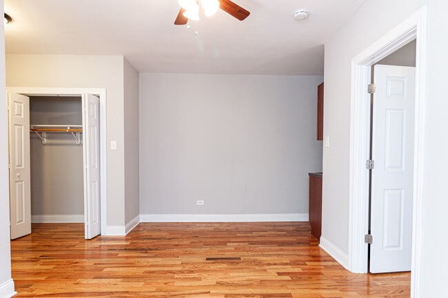 Foto del edificio - 949 W Cornelia Ave