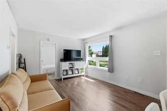 Building Photo - 929 Lorette Ave