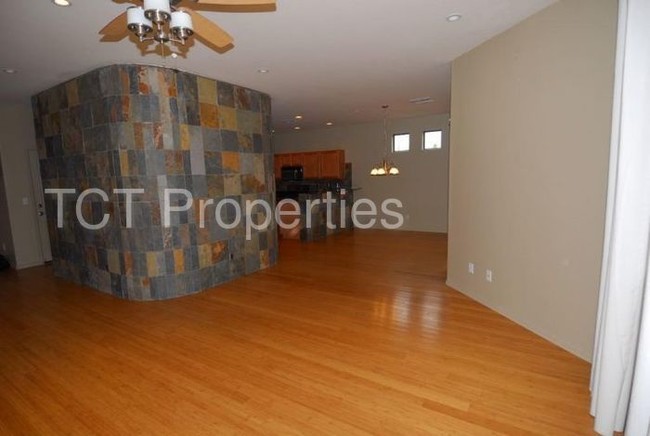 Foto del edificio - 7601 E Roosevelt St