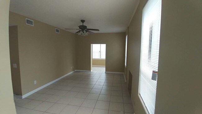 Foto del edificio - 2545 Oak St