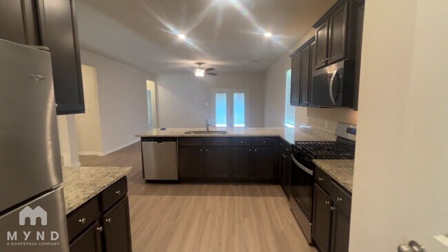 Foto del edificio - 15438 Maple Ter Dr