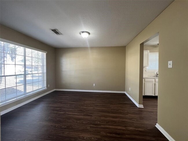 Building Photo - 28811 Stapleford St