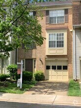 Building Photo - 678 Ivy League Ln