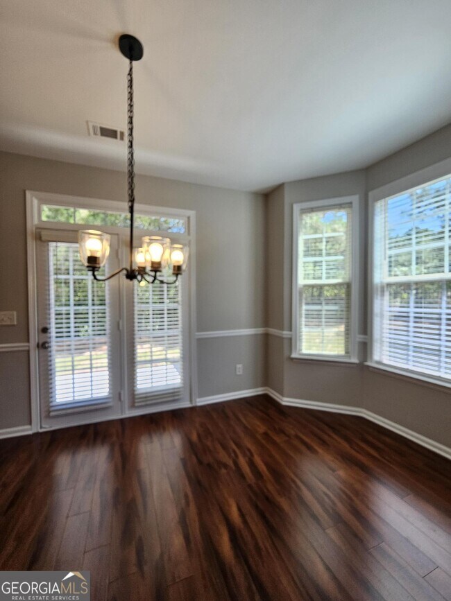 Building Photo - 3352 Castleberry Village Cir