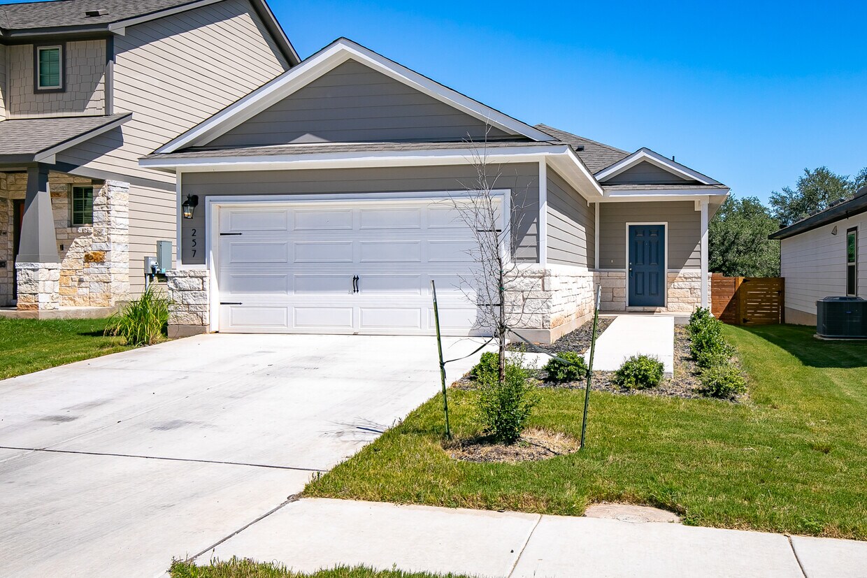 Primary Photo - 257 Syrah Ct