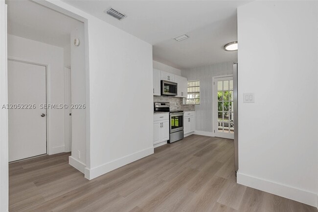 Building Photo - 100 SW 58th Ct