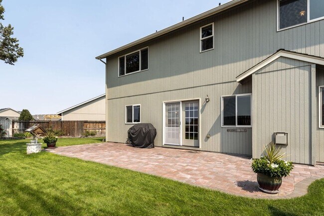 Foto del edificio - Gorgeous home at end of cul-de-sac with RV parking and views