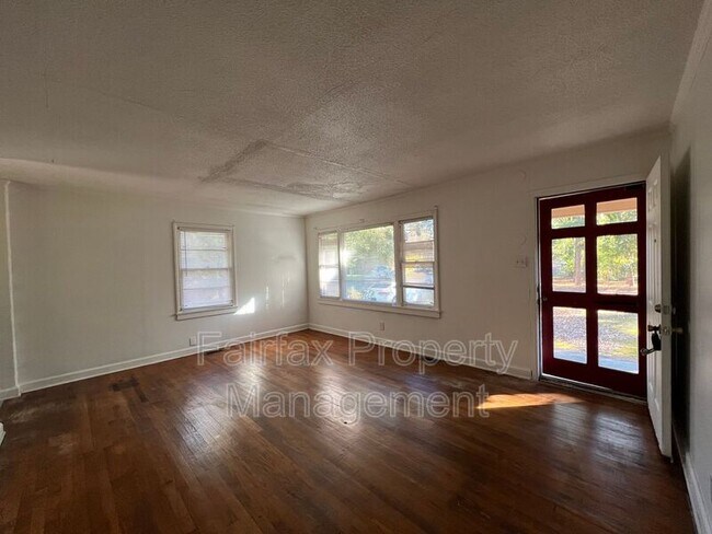 Building Photo - 2909 Thelma St