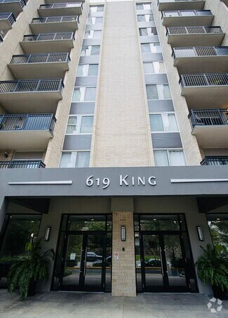 Building Photo - 619 King St