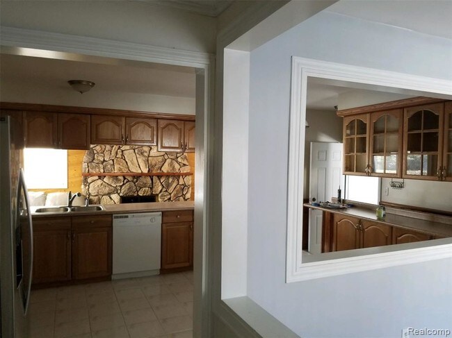 Building Photo - 35667 Elmira St