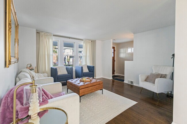 Foto del edificio - 1354 Maryland St