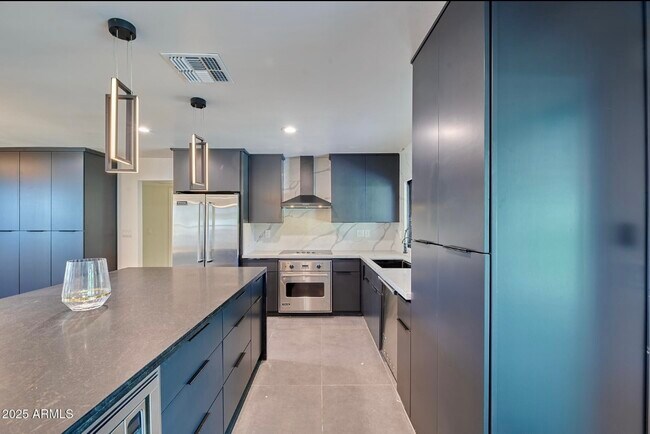 Foto del edificio - 5324 E Hillery Dr