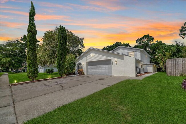 Foto del edificio - 15722 GardenSide Ln