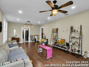 Foto del edificio - 713 Aransas Ave
