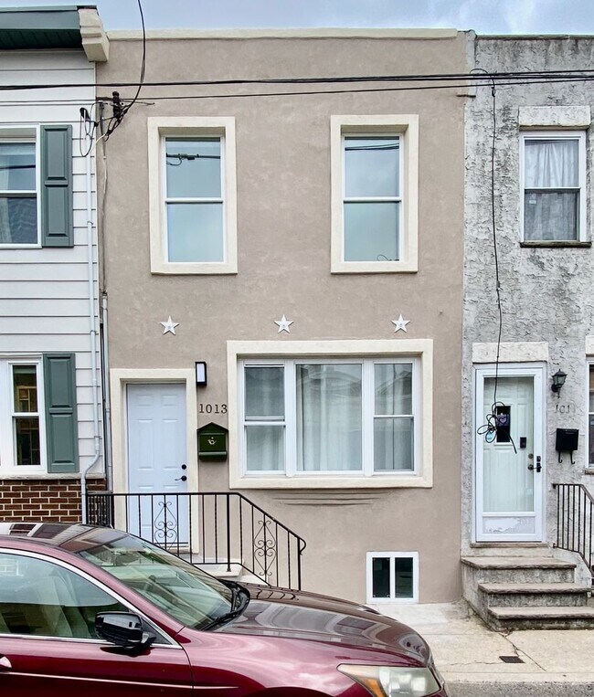 Building Photo - Ultra MODERN just RENOVATED 3 BD/1.5 BA HO...