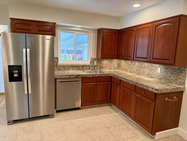 Building Photo - 975 Inverness Way