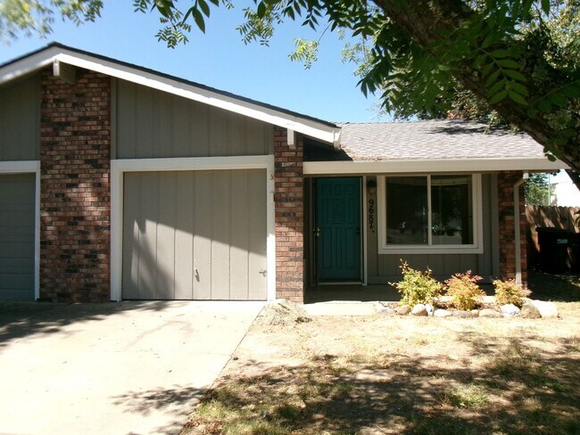 Foto del edificio - 9685-9687 Lake Natoma Dr