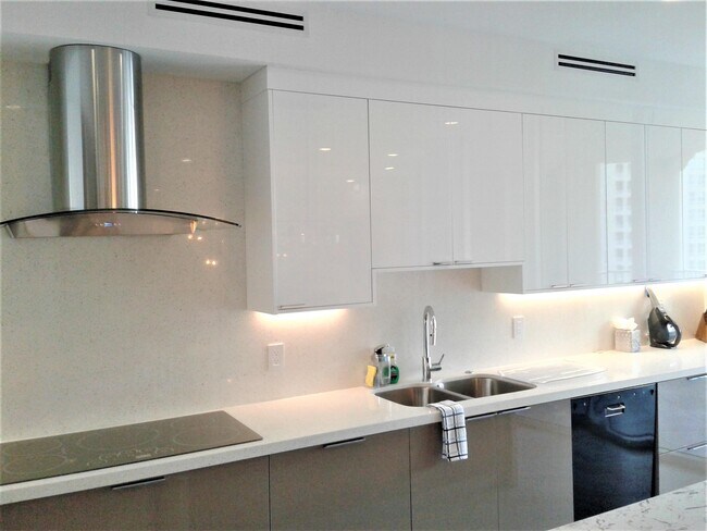 Building Photo - 3720 S Ocean Blvd