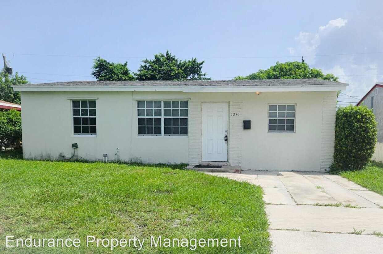 1241 W 7th St, Riviera Beach, FL 33404 House Rental in Riviera Beach