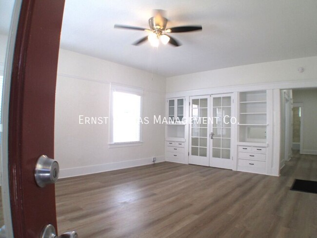 Building Photo - 320 N Nylic Ct