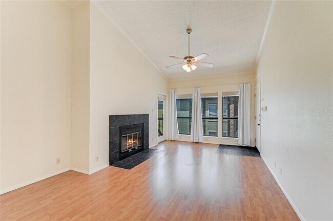 Foto del edificio - 807 W 25th St