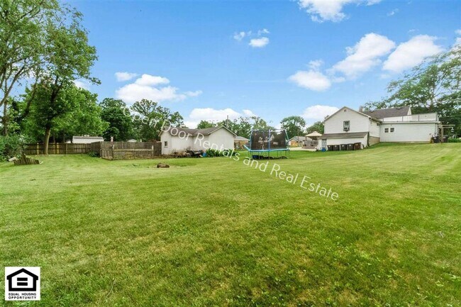 Foto del edificio - 7321 Ideal Ave